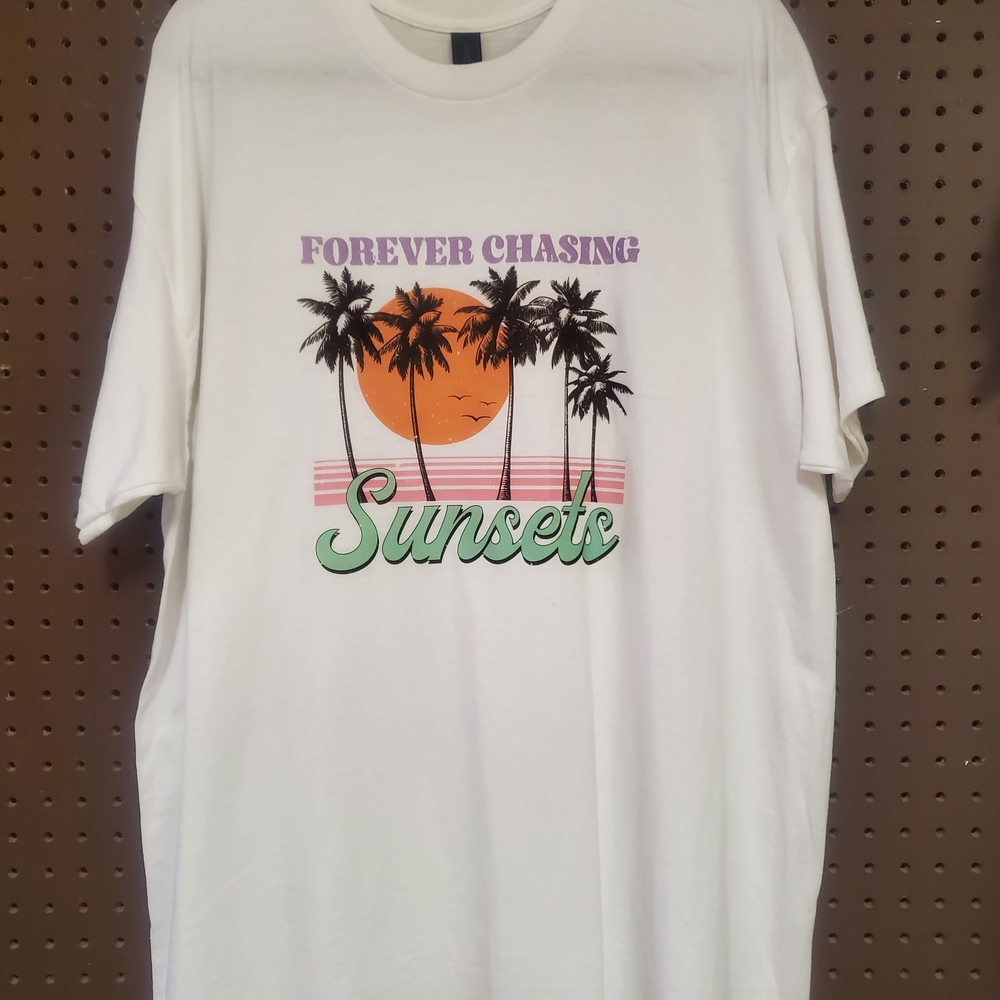 Gildan White Tee with Sunset and Palm Design